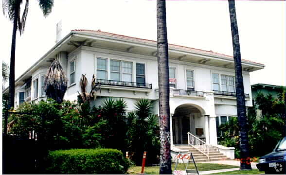 Primary Photo - 1139 W 27th St