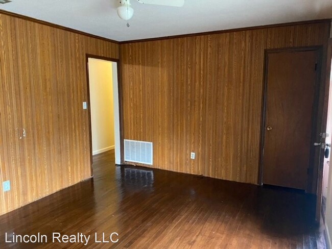 Building Photo - 3 br, 2 bath House - 1502 E Moore St