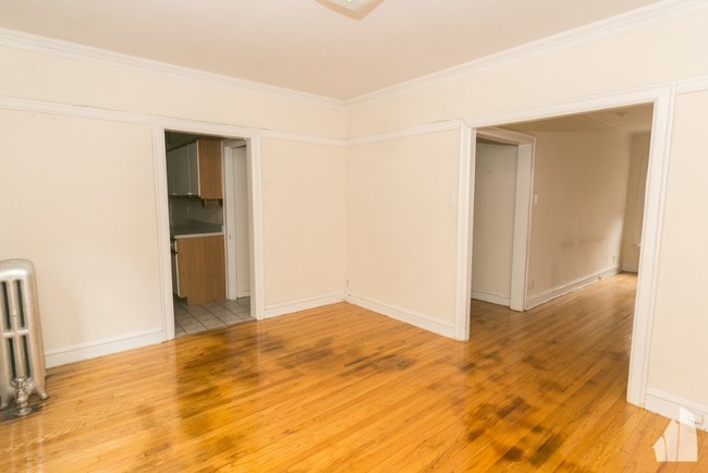 Building Photo - 5208 N Damen Ave