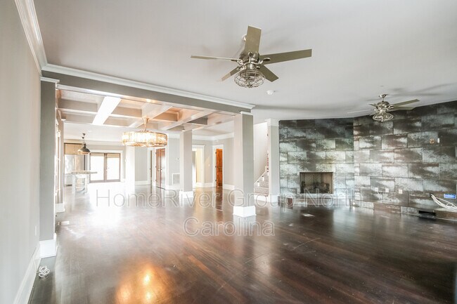 Foto del edificio - 245 W Kingston Ave