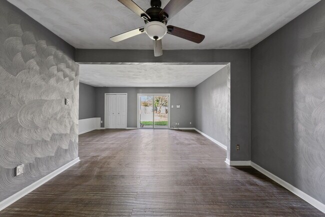 Building Photo - 5644 Dodington Ct