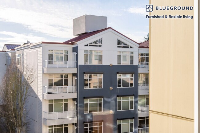 Foto del edificio - 10333 Main St