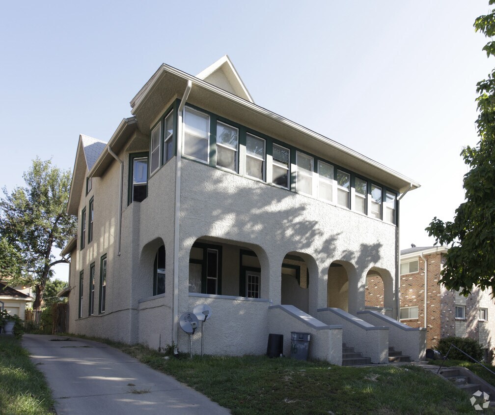 3114 Woolworth Ave, Omaha, NE 68105 Apartments in Omaha, NE