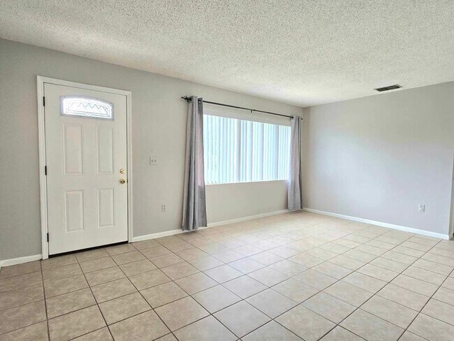 Foto del edificio - 6132 Odom Rd