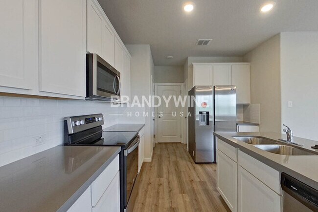 Foto del edificio - $5 APP FEES + NEW LOWER RENTAL RATE LEASIN...