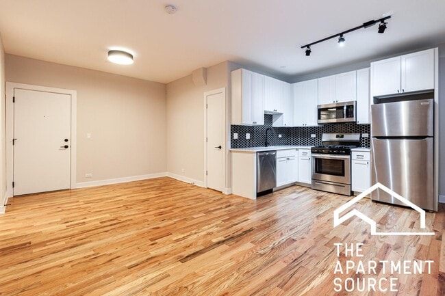 Building Photo - 653 W Wrightwood Ave