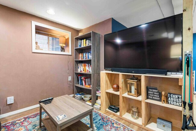 Building Photo - 1510 85th St