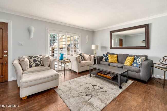 Foto del edificio - 4911 N 74th St