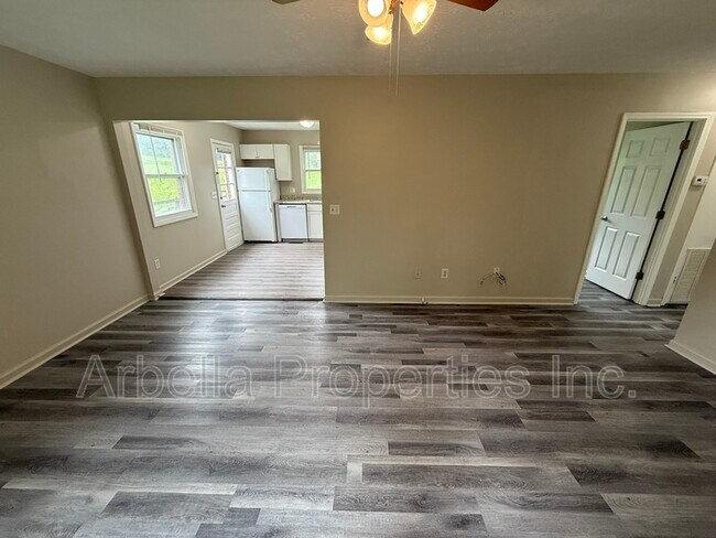 Foto del edificio - 230 Booher Ln