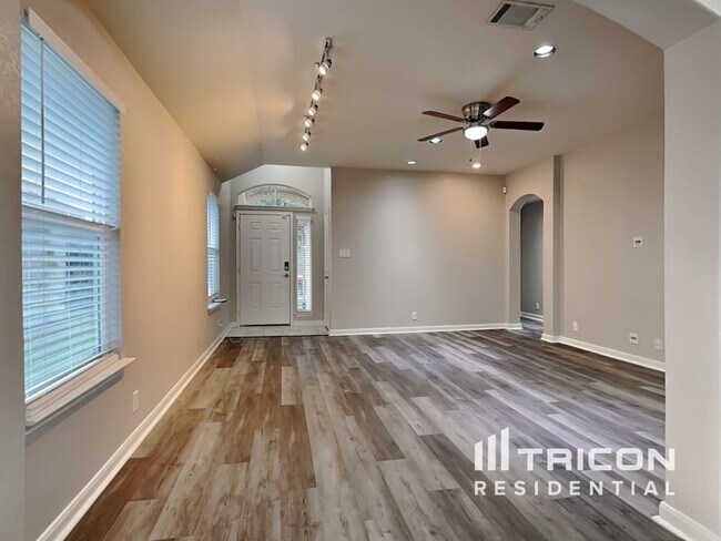 Building Photo - 503 Teron Dr