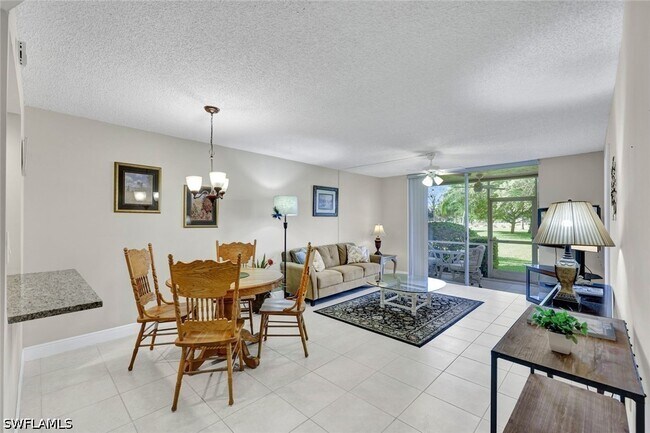 Foto del edificio - 100 Forest Lakes Blvd