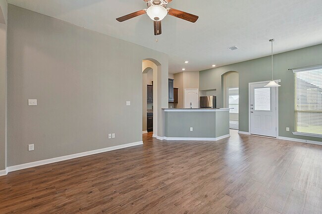 Building Photo - 2133 Dumfries Dr