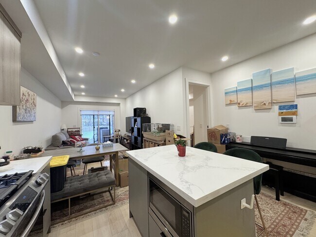 Building Photo - 37 Boustead Ave