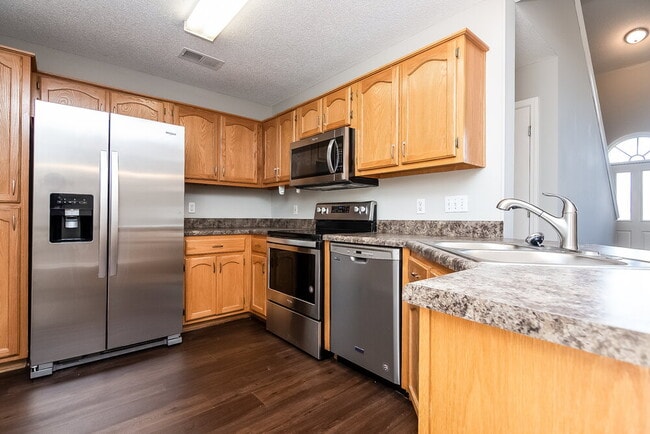 Building Photo - 9761 Dogwood Ct W