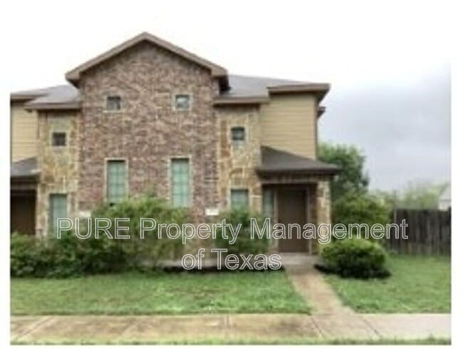 Building Photo - 116 Holly St