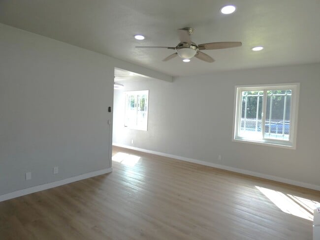 Foto del edificio - *Available NOW  in Whittier!*