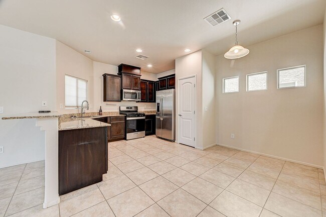 Building Photo - Adorable three bedroom in incredible SW location! Solar panels!