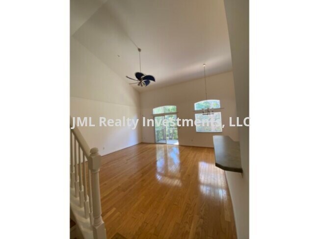 Foto del edificio - 980 Mooring Ave