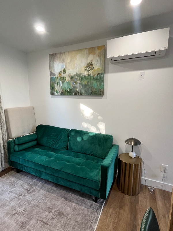 Photo - 3751 Hillcrest Dr (Los Angeles, CA)