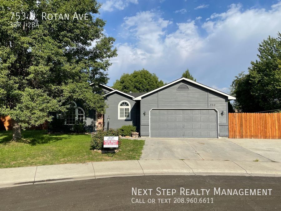 Primary Photo - 3 Bed 2 Bath with RV Parking - Meridian