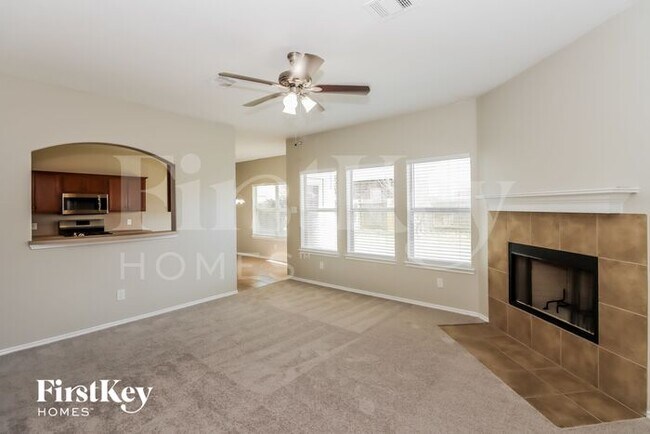 Foto del edificio - 230 Silver Ripple Dr