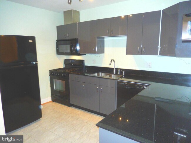 Foto del edificio - 10723 West Dr