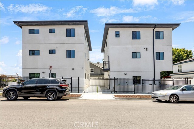 Foto del edificio - 443 N Harvard Blvd