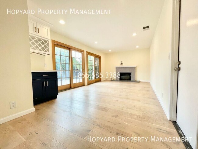 Building Photo - Beautiful 4 Bedroom, 2 Bathroom single fam...