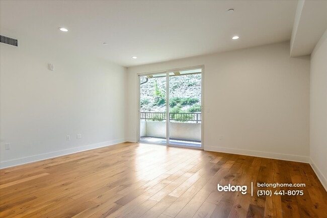 Building Photo - 627 Deep Valley Dr