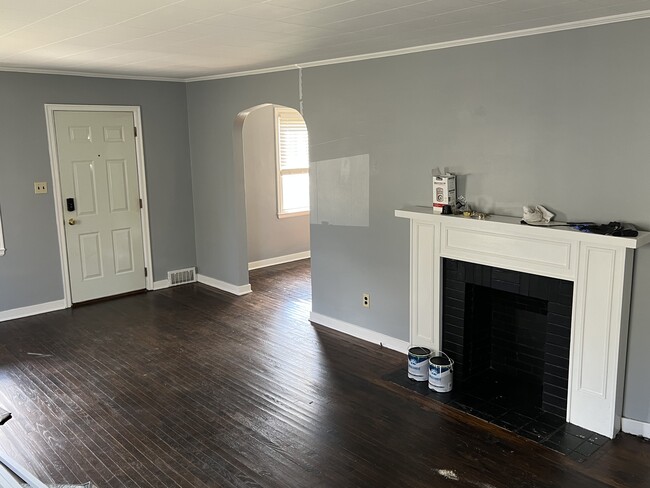 Living room - 304 Betty St