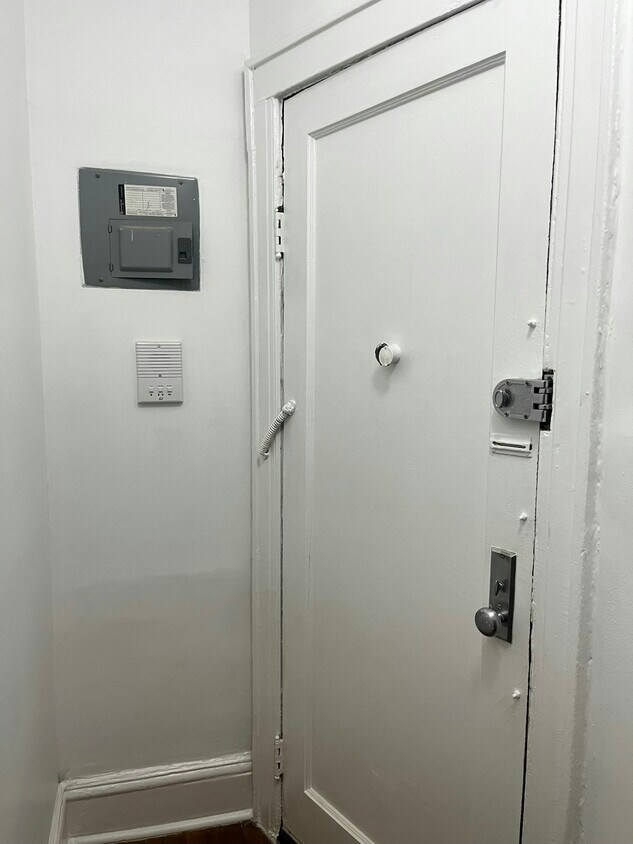 Foto principal - 43-36 42st, Unit 1F