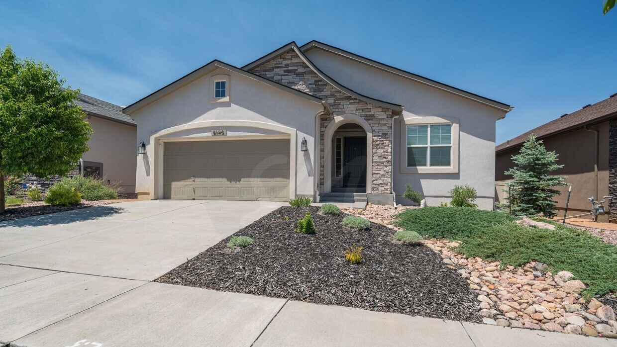 Primary Photo - Stunning Walk out Ranch Style Home in Cumb...