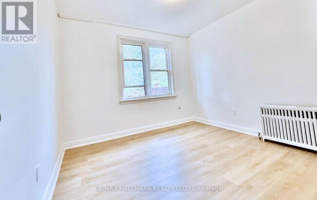 Photo du bâtiment - 314 Browns Line