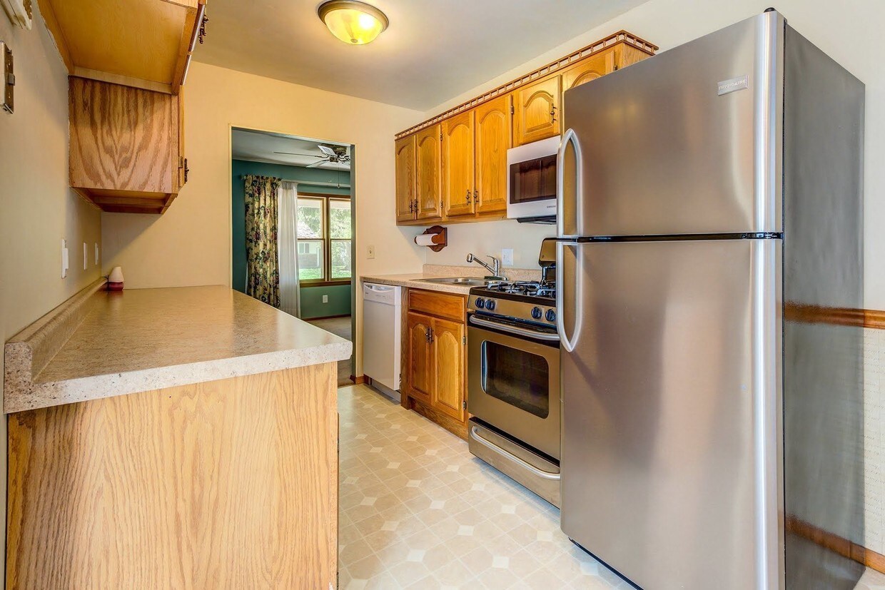 Primary Photo - 11109 Mars Ln