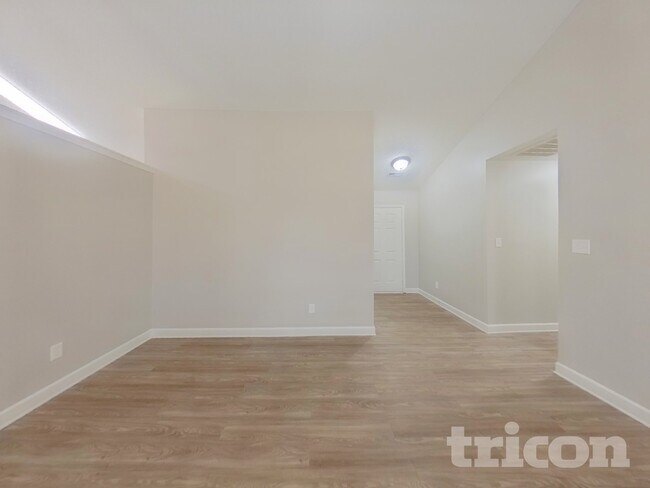 Foto del edificio - 428 Glencroft Dr