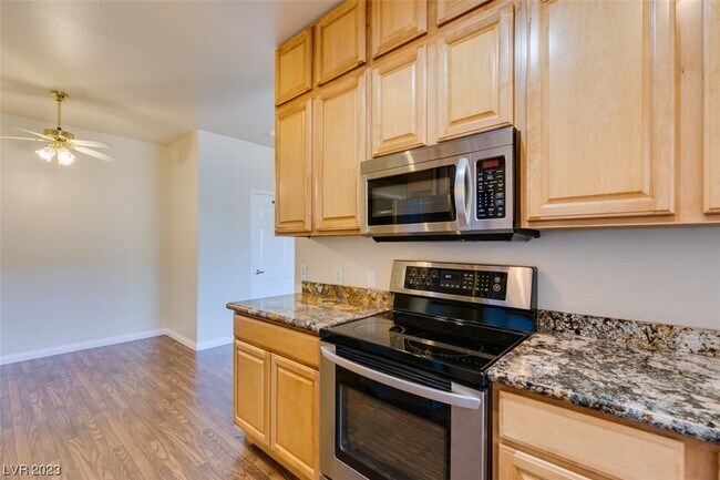 Building Photo - 231 W Horizon Ridge Pkwy