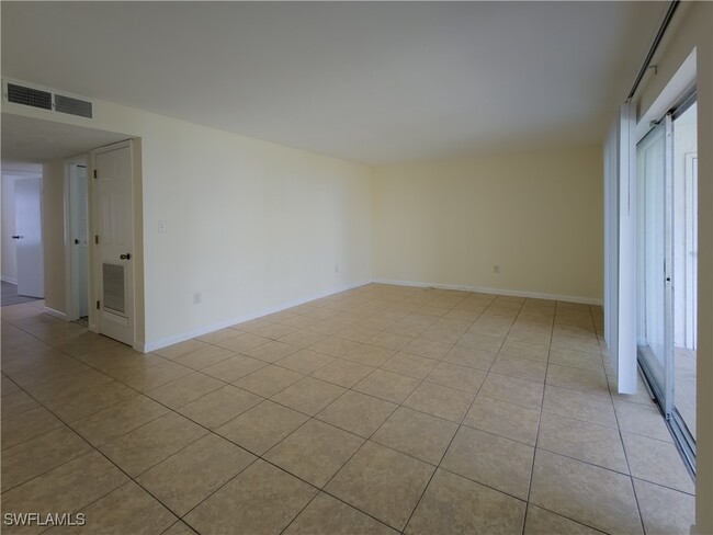 Building Photo - 205 S McMullen Booth Rd