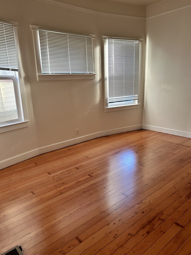 dinning room - 1232 Union St