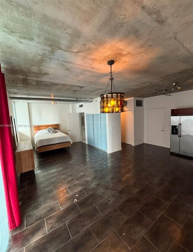 Foto del edificio - 690 SW 1st Ct