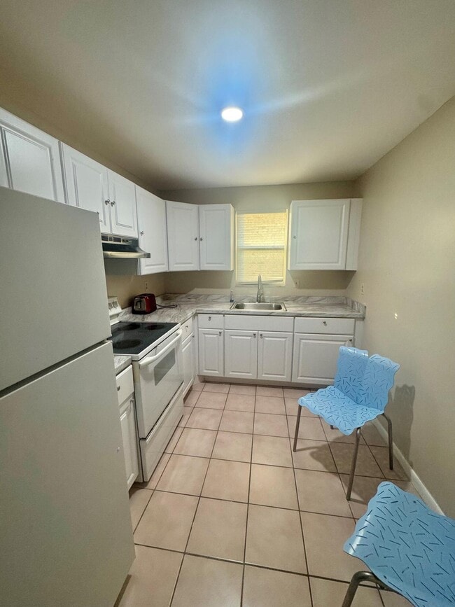 Foto del edificio - 500 Davis Rd