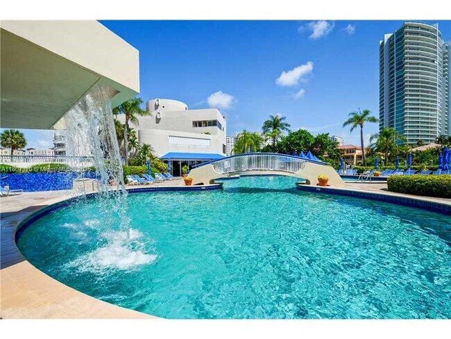 Foto del edificio - 19707 Turnberry Way