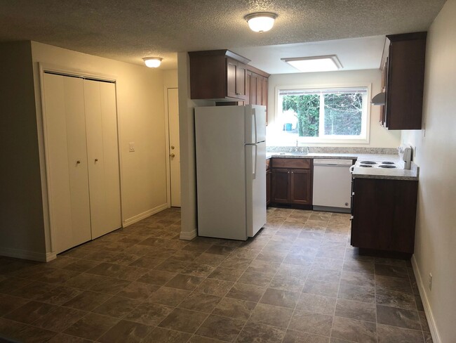 Foto del edificio - Total Remodel! Two Bedroom Duplex in North...