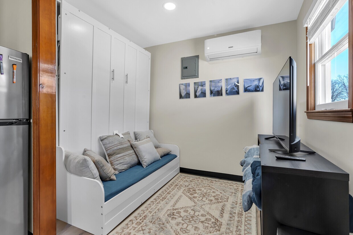 Foto principal - 65 Cove St