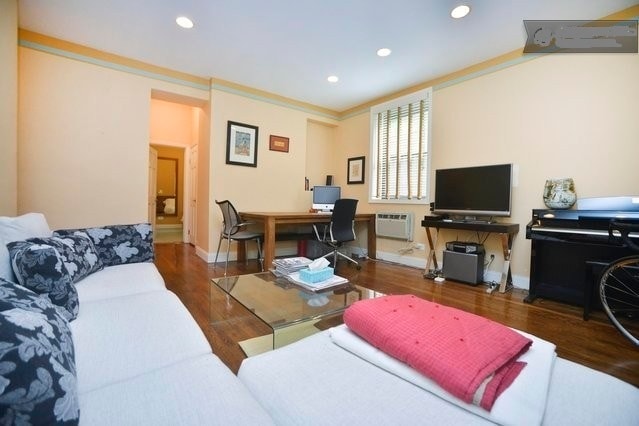 Primary Photo - 288 W 92nd St