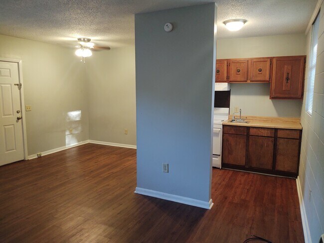Building Photo - 3608 Campbell Dr