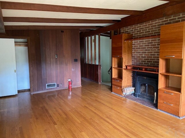 Living room toward bedrooms - 839 Mount Pleasant Ave