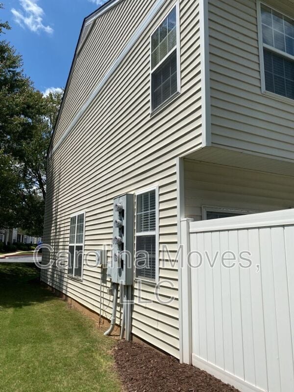 Building Photo - 100 Xander Dr