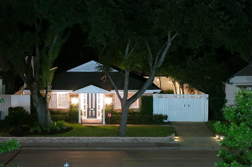 Foto principal - 6208 Kirby Dr