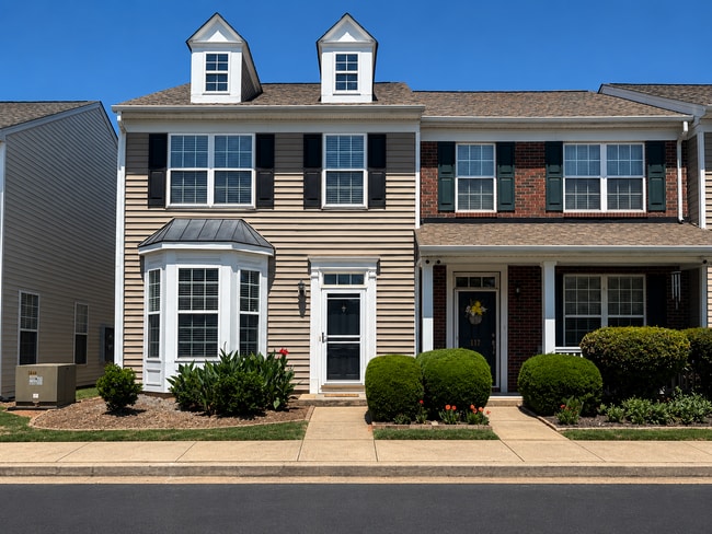 Modern & Spacious Townhome Beside Riverside High School! - Modern & Spacious Townhome Beside Riverside High School!
