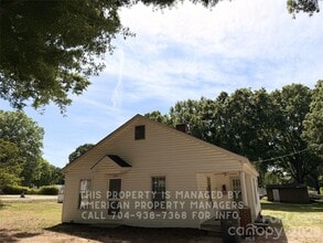 Building Photo - 1604 Carolina Ave